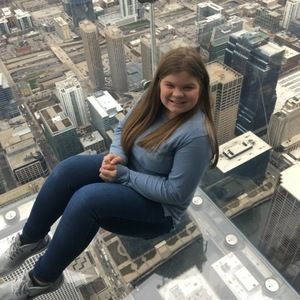 Meet your Posher, Alexis